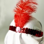 Повязка 30-е пайетки с пером красная