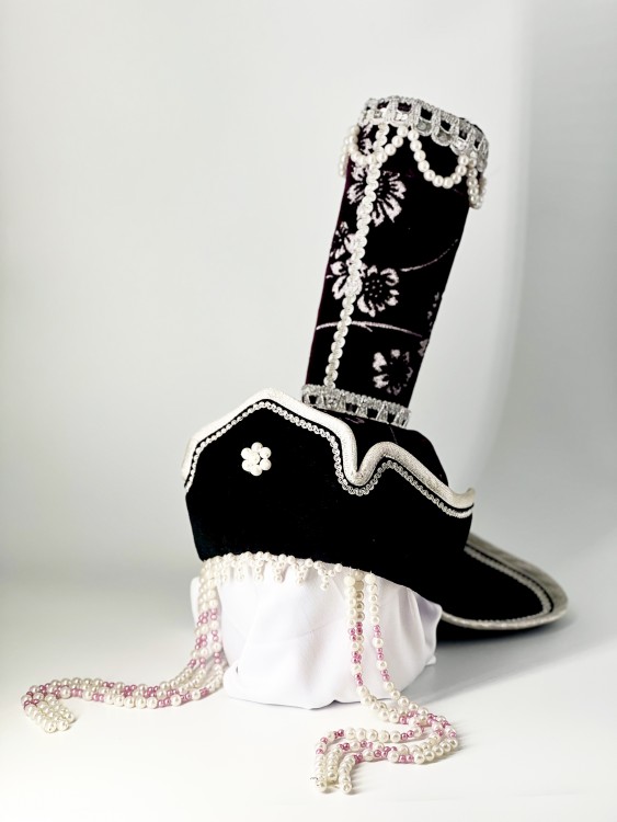 Шапка монгола высокая с жемчугом и росписью