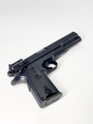 Пистолет черный пластик