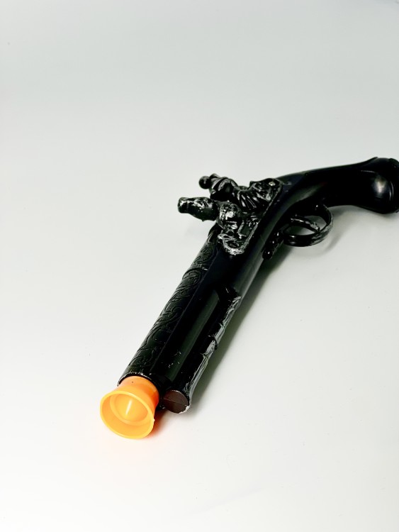 Револьвер пластик длинный серебро Револьвер пластик длинный серебро