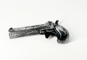 Револьвер пластик черно-серебряный