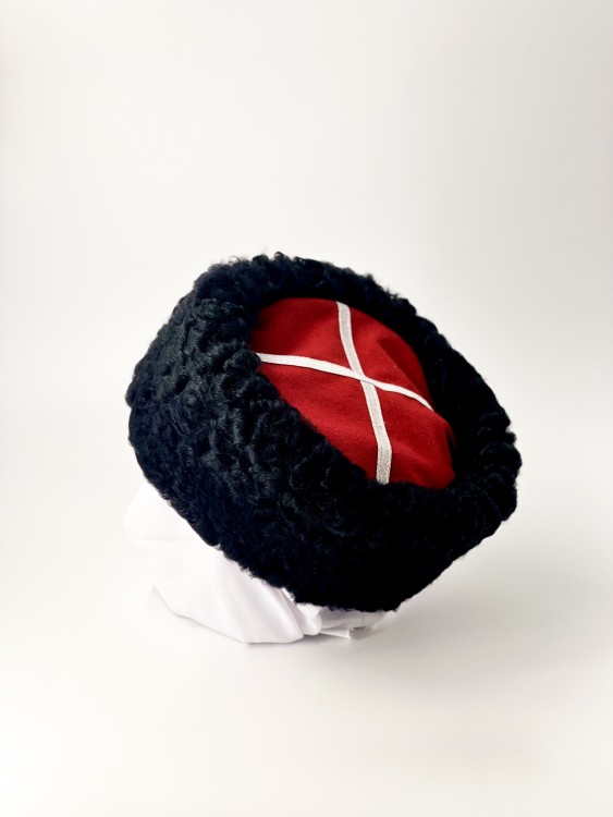 Кубанка мужская черный мех, красный велюр Кубанка мужская черный мех, красный велюр