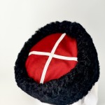 Кубанка мужская черный мех, красный велюр Кубанка мужская черный мех, красный велюр