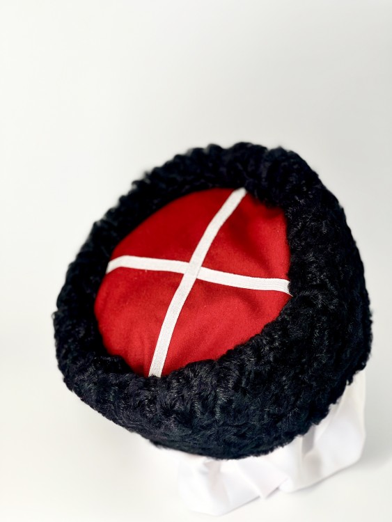 Кубанка мужская черный мех, красный велюр Кубанка мужская черный мех, красный велюр