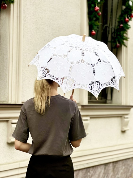 Зонт белый ажурный Зонт белый ажурный