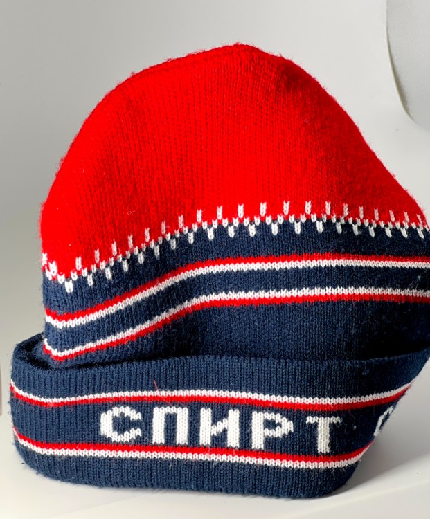 Шапка 90-е сине-красная