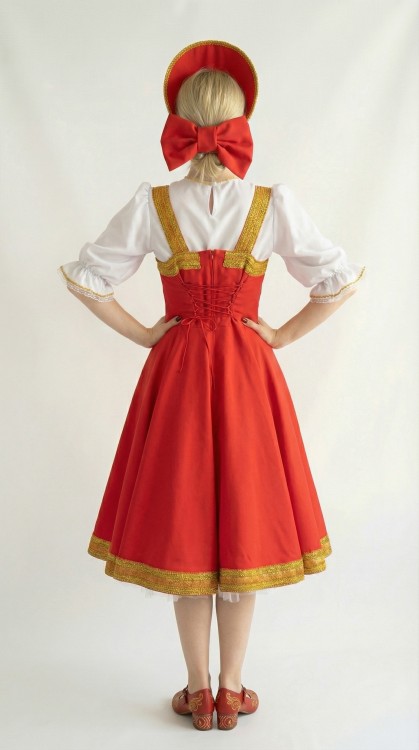 Русский народный женский костюм