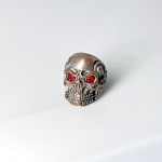 Кольцо череп с красными глазами Кольцо череп с красными глазами